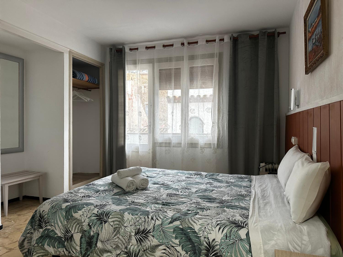 Bedroom 2, P&R hostals Maria Rosa, Girona