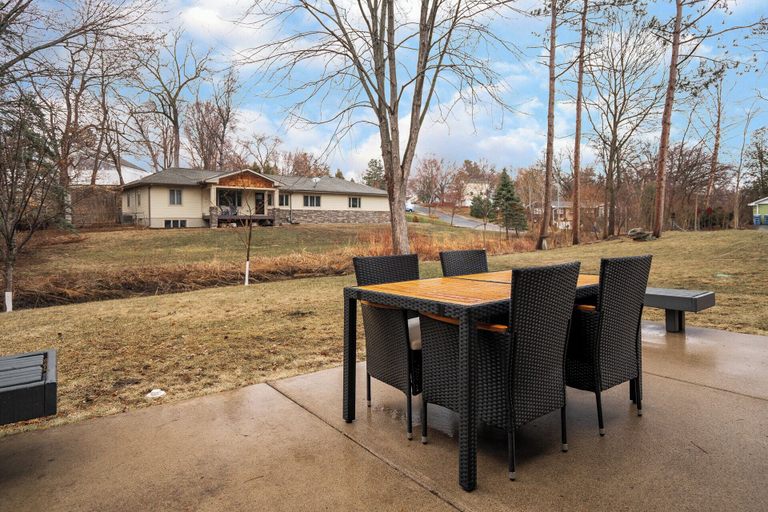 Others 5, Bassett Creek Retreat, Hennepin