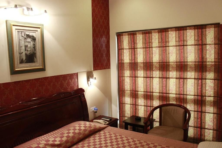 Room 5, HOTEL GIAN RESIDENCY, Karnal