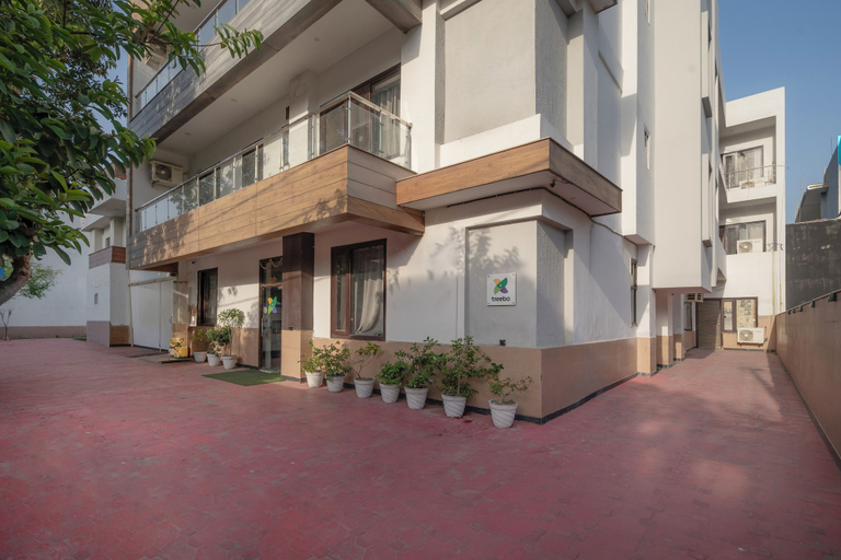 Exterior & Views 2, Treebo Modern Stays, Gautam Buddha Nagar