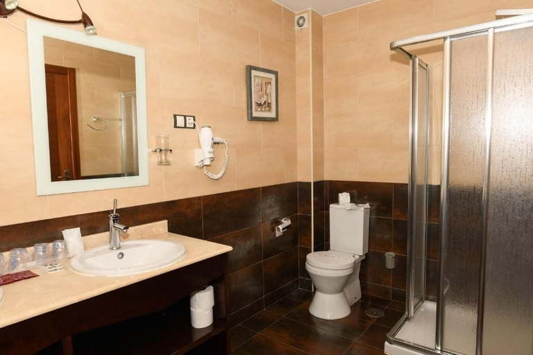 Bathroom 5, Hotel Ancora, A Coruña