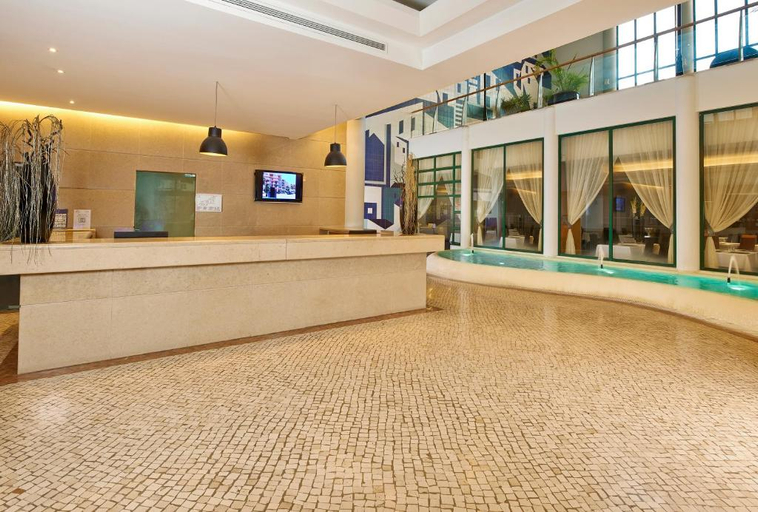 Public Area 4, Balaia Plaza, Albufeira