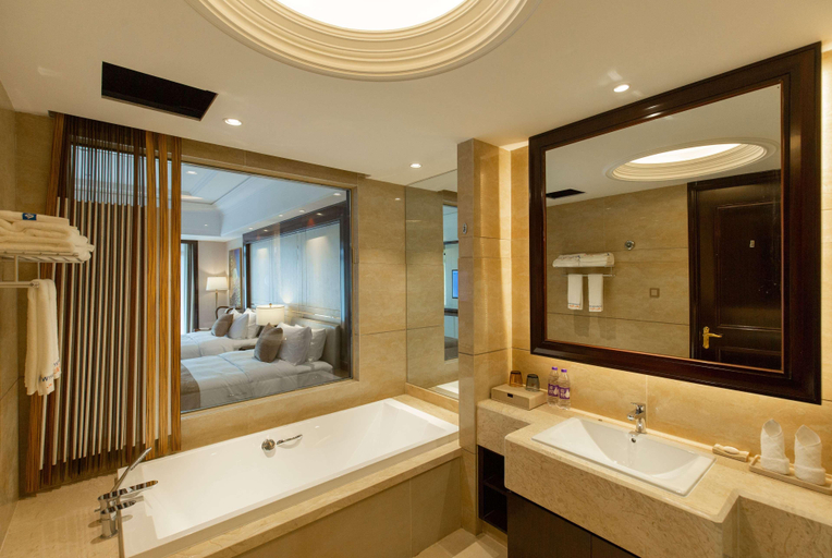 Bathroom 5, Wyndham Grand Plaza Royale Kaicheng Anji, Huzhou