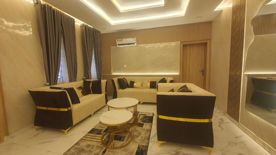4, Ehi Grand Hotel, Ikeja