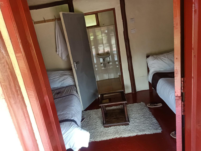 Bedroom 2, The Great Circle Lodge., Kieni