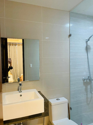 Bathroom, Mactan Newtown One Manchester Place Condo, Lapu-Lapu City