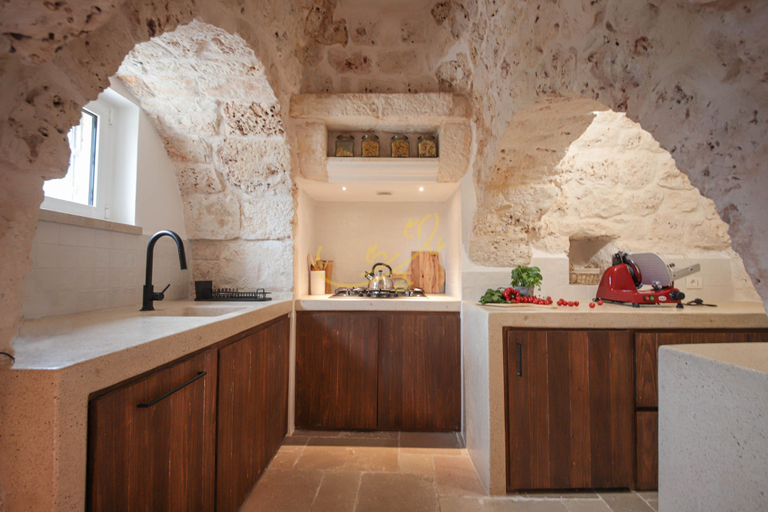 Room 3, TD Trullo Titiro w Wine Cellar Vineyard Pool, Brindisi