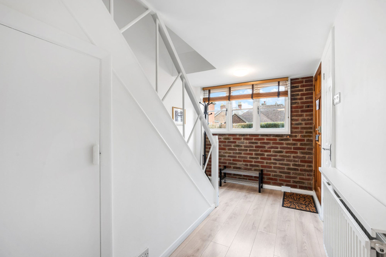 Room 3, Central Horsham 5BR Home Parking Pets Allowed, West Sussex
