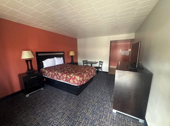 Room 4, Embassy Motel