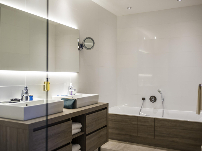Bathroom 4, Adagio Amsterdam City South, Amstelveen
