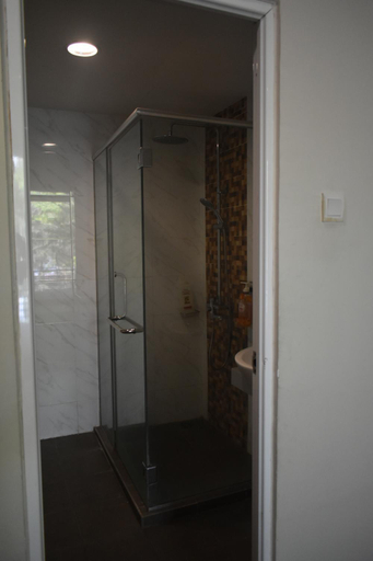 Bathroom 3, D'Wharf Hotel PD Waterfront , Port Dickson