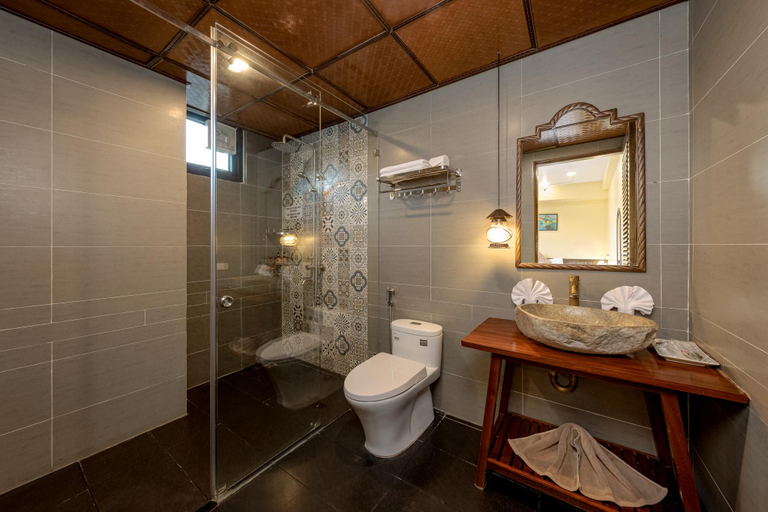 Bathroom 4, Tam Coc Lion Kings Hotel, Hoa Lư