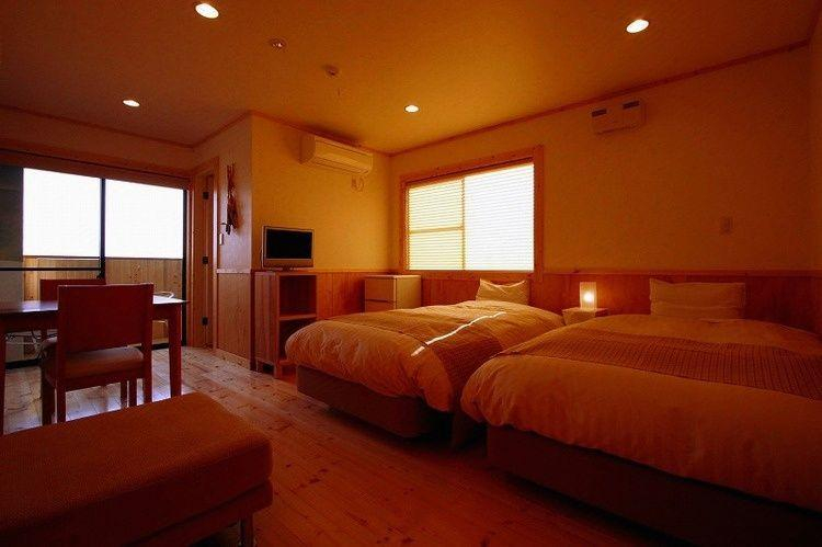Bedroom 2, Tsukiyado Luck Hotel, Itō