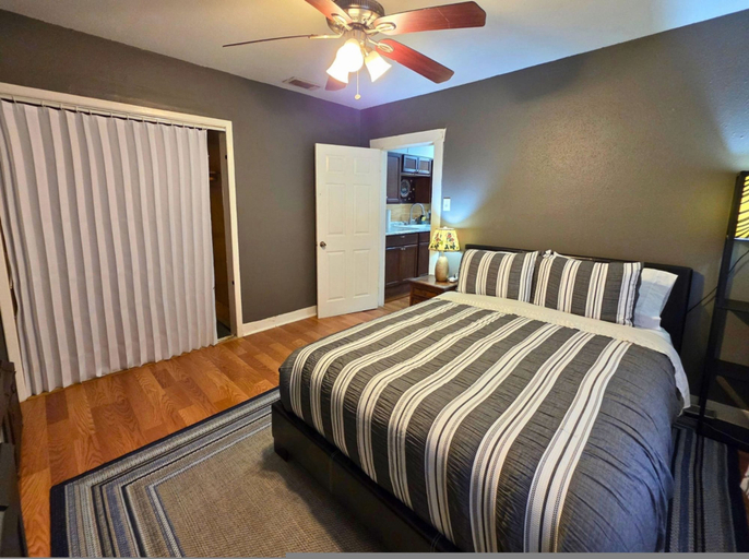 Room 4, Affordable Eado Stay Near Downtown Houston, Houston