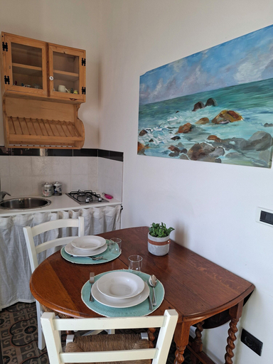 Dining 3, La casa dei fiori sul mare, Syracuse