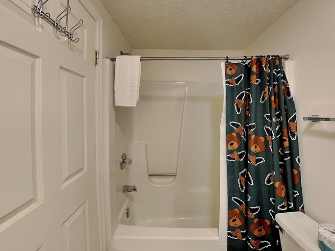 Bathroom 4, Ski Harbor 45 by Taylor Made Deep Creek, Garrett