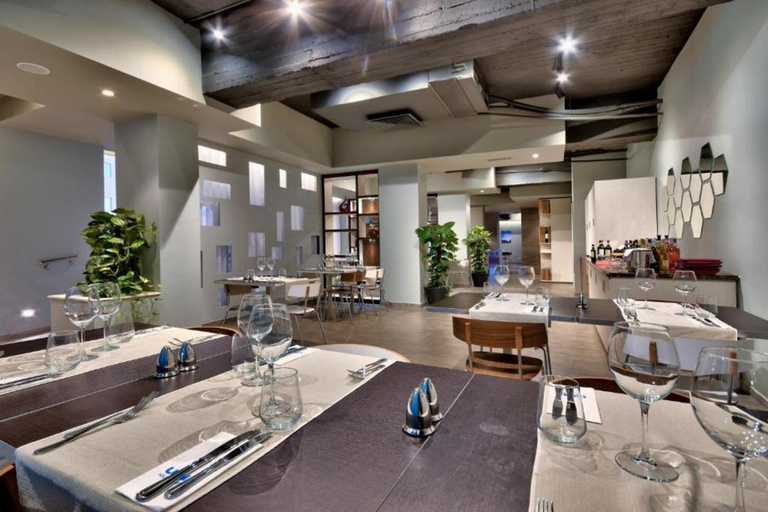 Food & Drinks, Luna Holiday Complex