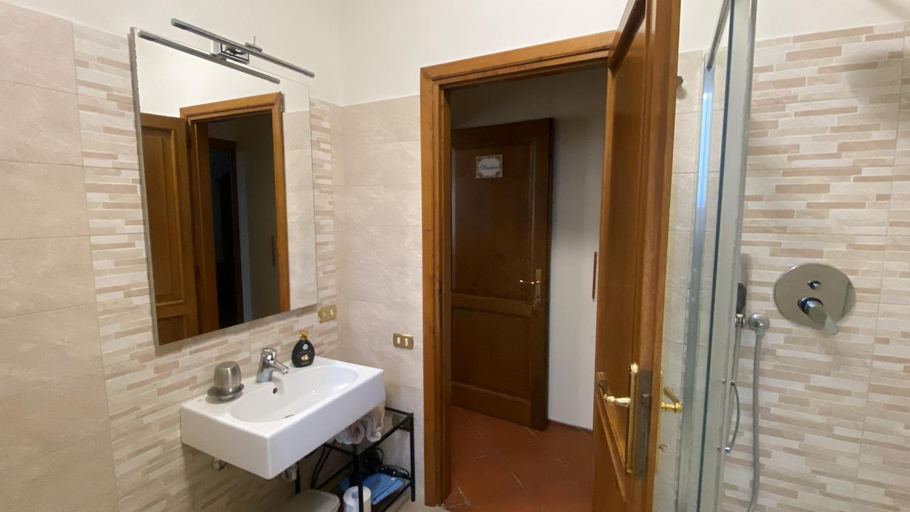 Bathroom, B&B Le Torrette, Perugia