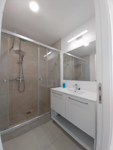 Bathroom 3, Atrium by the Blaxy - All Inclusive, 23 August