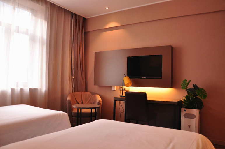Bedroom 2, Starway Hotel Beijing Guangqumenwai Subway Station, Beijing
