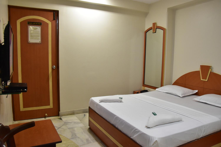 Bedroom 2, Hotel Pride, Mumbai Suburban