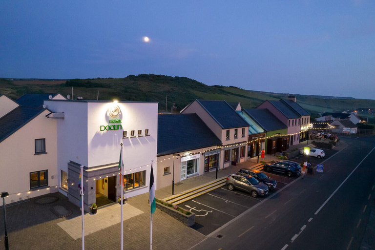 Exterior & Views 2, Hotel Doolin