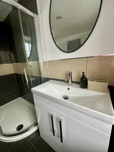 Bathroom 2, The Floating Bridge, Devon