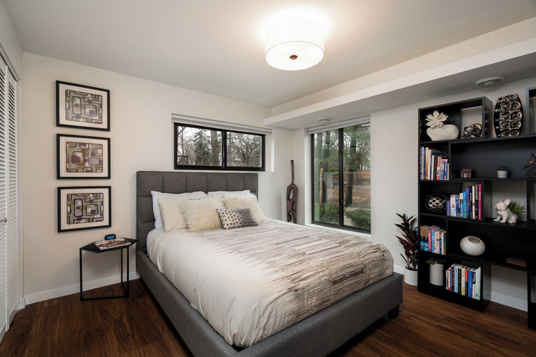 Bedroom 2, Bassett Creek Retreat, Hennepin