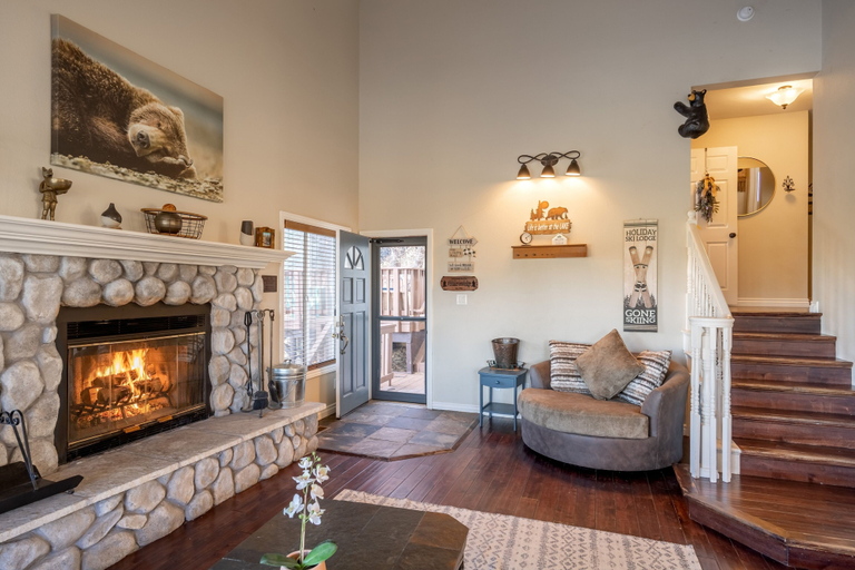 Interior 2, 23 - Big Bear Lakeview Lodge 3 Bedroom Home, San Bernardino