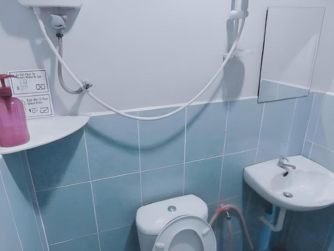 Bathroom 4, Sp Golden Star Hotel, Kuala Muda