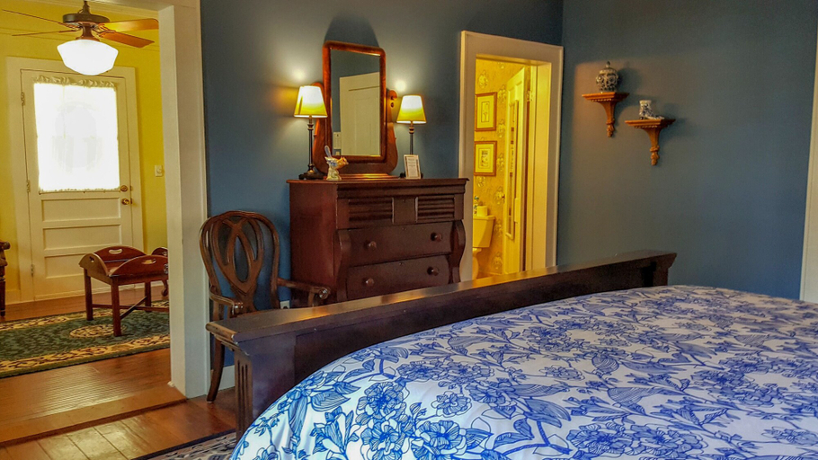 Room 2, Andrew Morris House Bed and Breakfast, Natchitoches