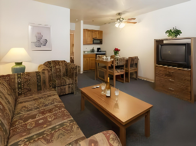 Others 4, Lodge on the River, Mohave