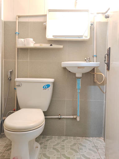 Bathroom 3, Soben Cafe Guesthouse, Siem Reap