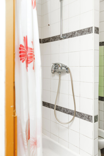 Bathroom shower, Simple Stay - Fresh Start May 2026, Alpes-Maritimes