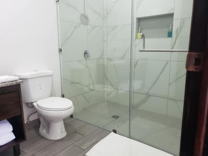 Bathroom 4, Hotel Mountain View, Santa Lucía Milpas Altas