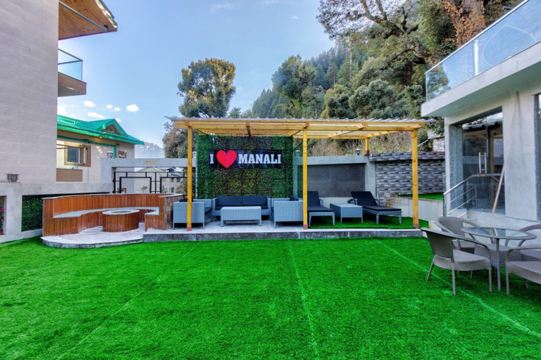 Property grounds 4, Katson Grand View Manali, Kullu