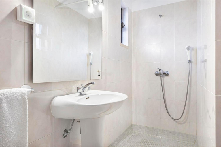 Bathroom 3, Casa Moura, Loulé