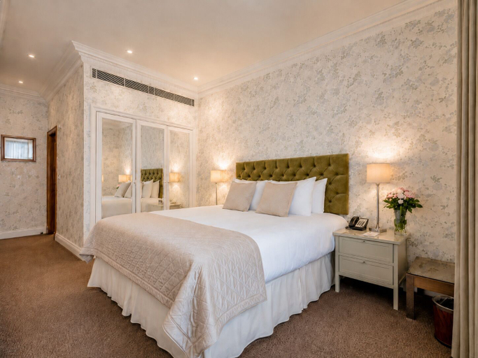 Bedroom 2, Ashburn Hotel, London