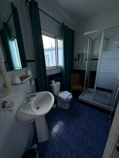 Bathroom 3, Ariana, Haute-Corse