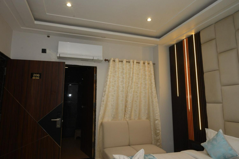 Bedroom 2, HOTEL PICASSO ROOMS & BANQUETS, Kaushambi