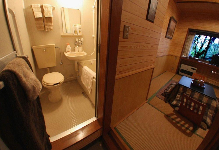 Bathroom 3, Gableview Forest Inn ゲーブルビュー, Nikkō