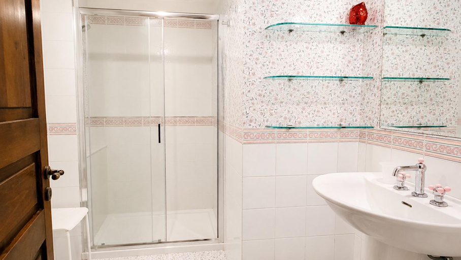 Bathroom 5, La tela di Penelope, Salerno