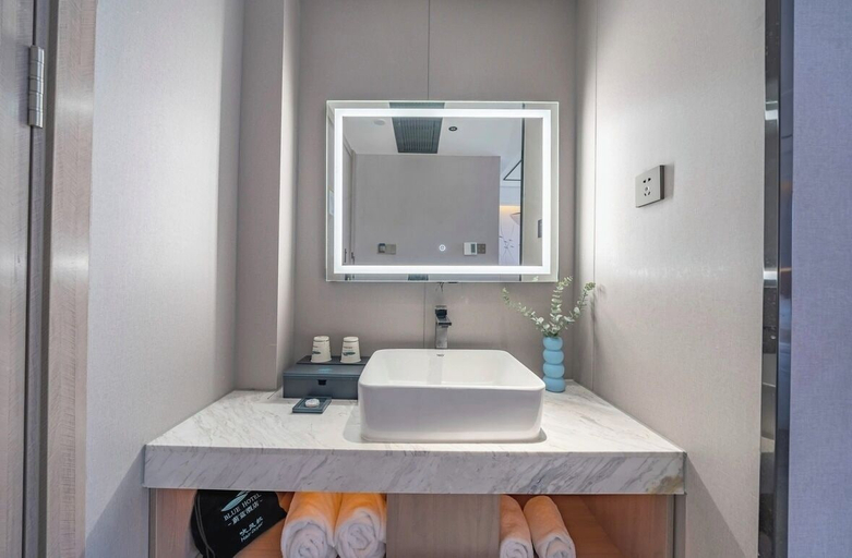 Bathroom 5, BLUE HOTEL-YANGHE INDUSTRIAL, Liuzhou