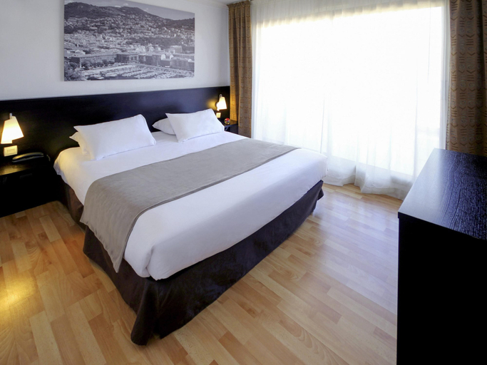 Bedroom 3, Aparthotel Adagio Nice Promenade des Anglais, Alpes-Maritimes