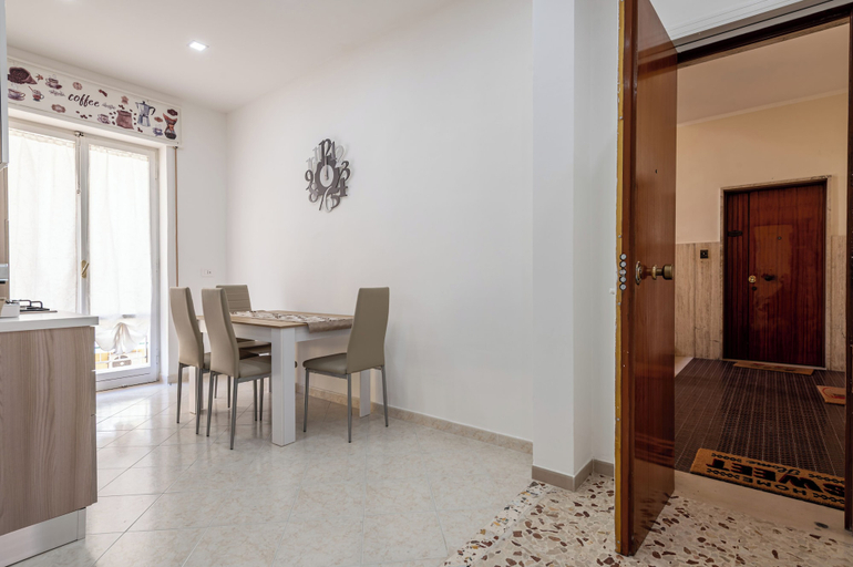 Dining room, Sea Breeze, Napoli