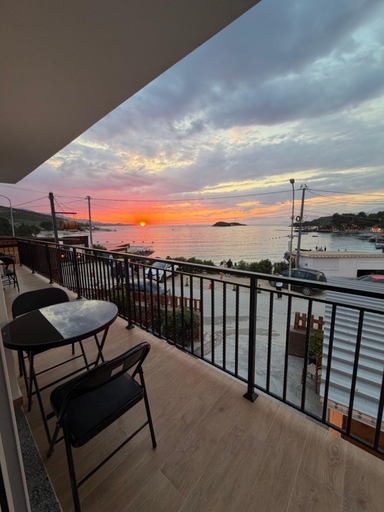 Others 5, Beachfront House Saliko, Sarandës