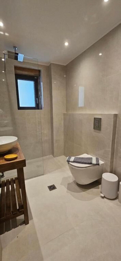 Bathroom 3, Miltilon, Peloponnese