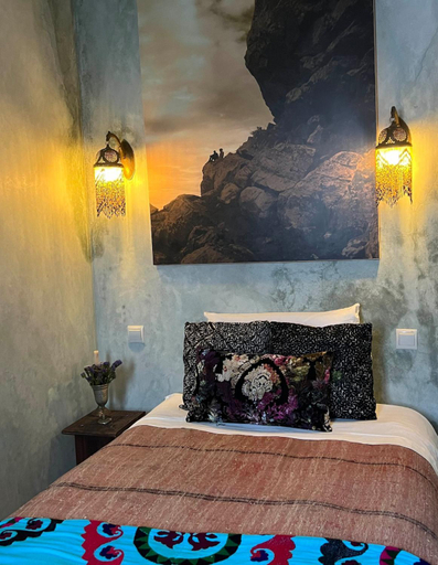 Bedroom, L'air de Tanger, Tanger-Assilah