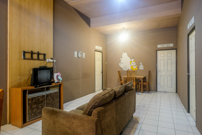 Others 3, RedDoorz Hostel near Malang Train Station 3, Malang