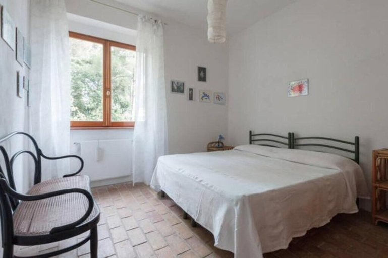 Bedroom 2, B&B Al Cavalluccio Marino, La Spezia